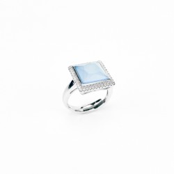 Stříbrný prstýnek s modrým čtvercovým kamínkem